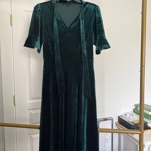 Elegant Green Velvet Dress